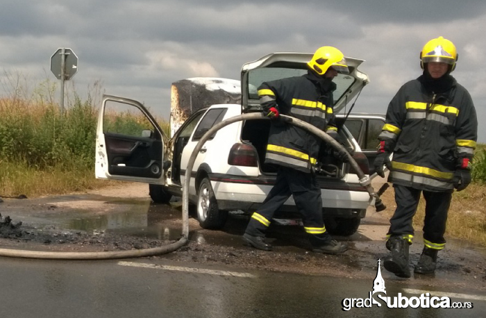 https://gradsubotica.co.rs/wp-content/uploads/2015/06/vatrogasci.jpg